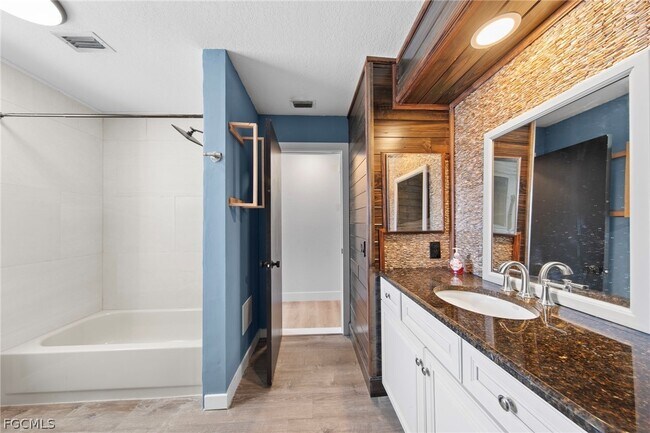 Building Photo - 1535 Trafalgar Ln