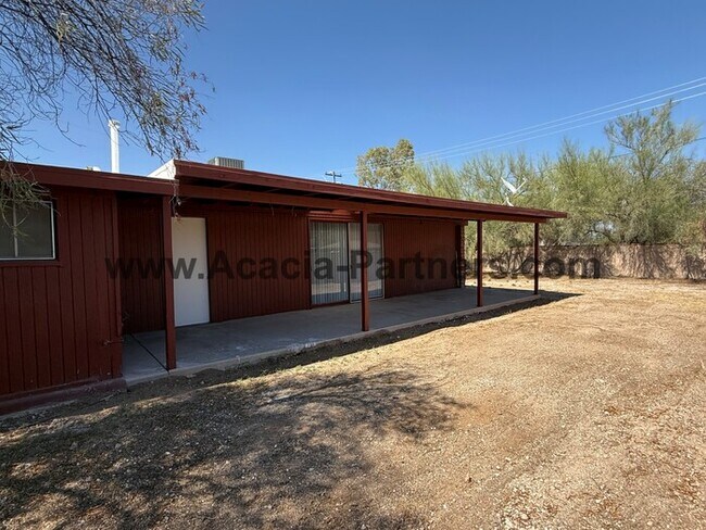 Building Photo - Corner Lot Three Bedroom Home