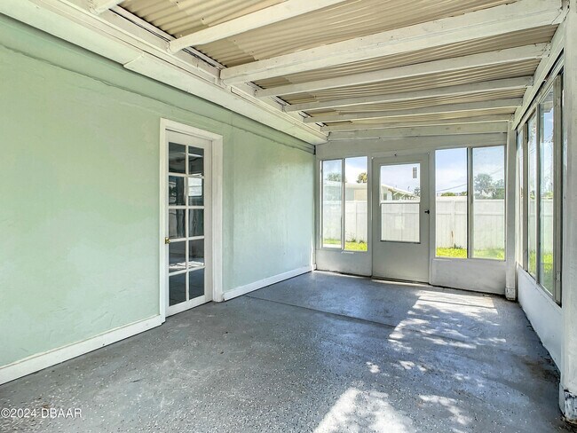 Building Photo - 152 Ponce De Leon Dr