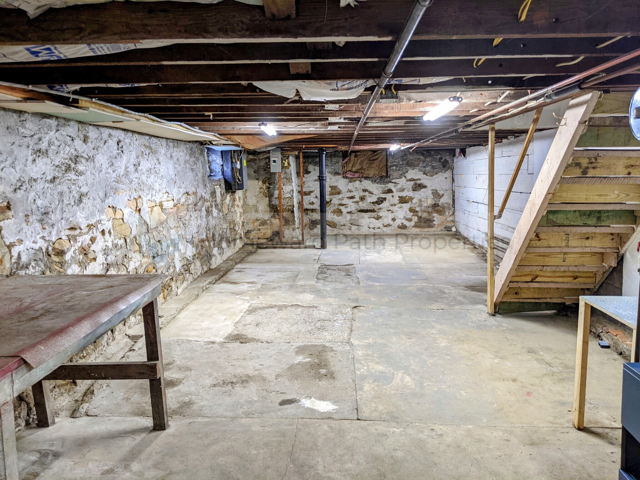 Building Photo - 749 Roberts Ct