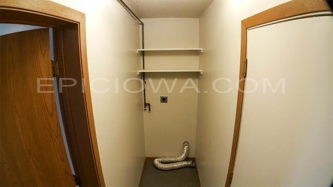 Building Photo - 1320 Daleview Dr
