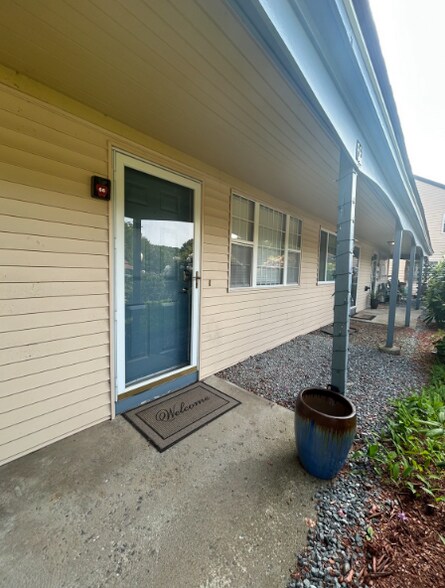 Building Photo - 66 Kennedy Dr