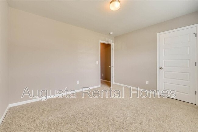 Building Photo - 5054 Vine Ln