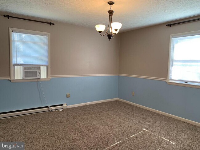 Building Photo - 110 Beech Ln