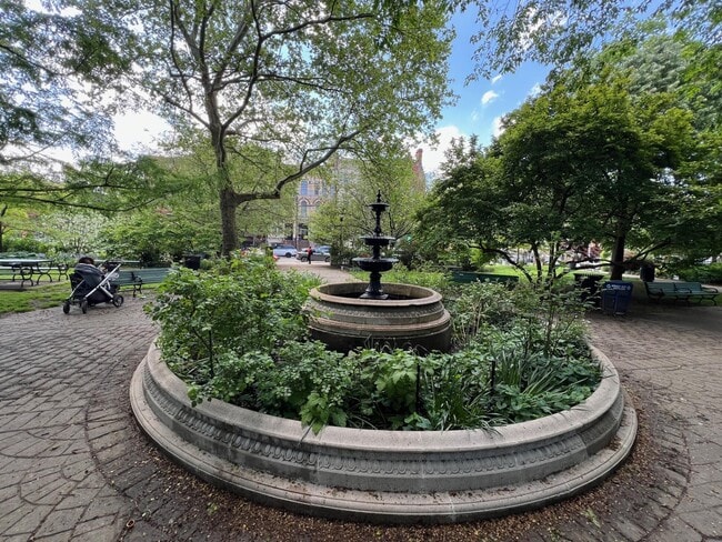 Building Photo - 48 Bright St