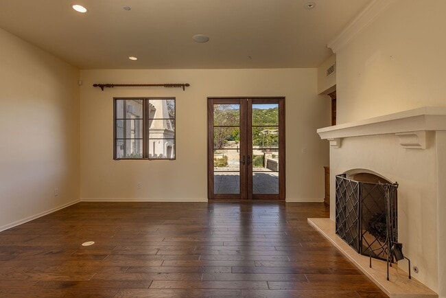 Building Photo - Outdoor Oasis