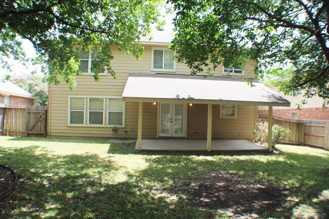 Building Photo - Beautiful Rental now available in Thistle ...