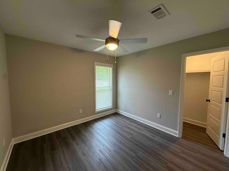 Building Photo - 548 Patrick Farms Dr