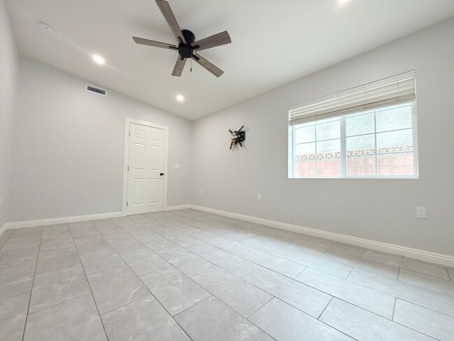 Building Photo - 6713 Goodland Ave
