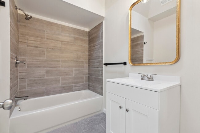 Building Photo - 5541 Hadfield St