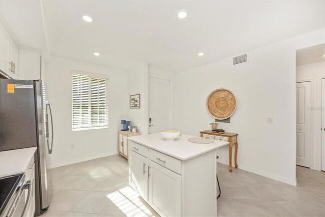 Building Photo - 12280 Wellen Golf St