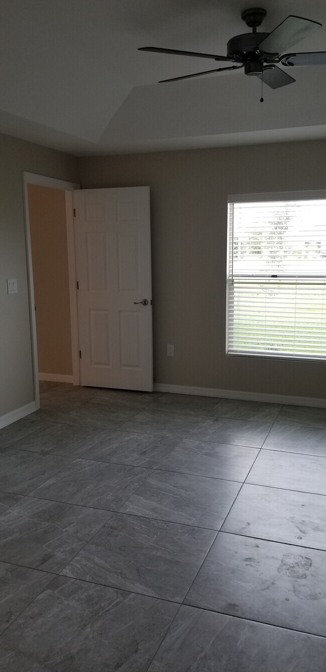 Building Photo - 1721 SW 33rd Terrace