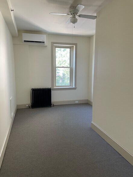 bedroom 2 - 3549 Sunnyside Ave