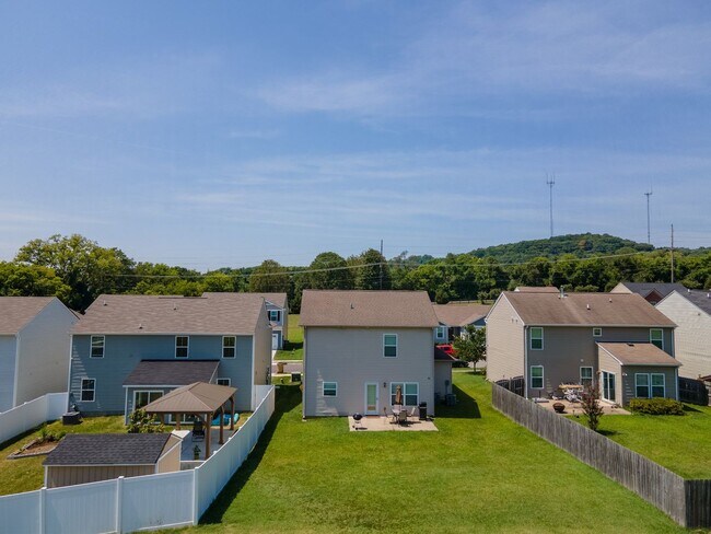 Building Photo - **WELL MAINTAINED, 2016-BUILT HOME IN DESI...