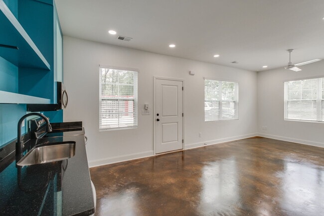 Building Photo - 1410 Barnwell St