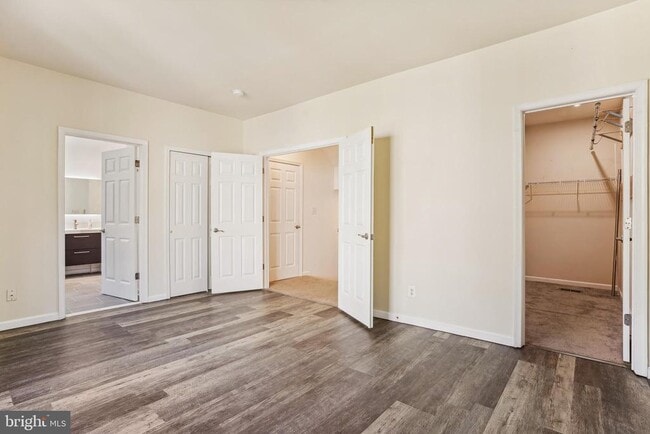 Building Photo - 8930 Milford Haven Ct