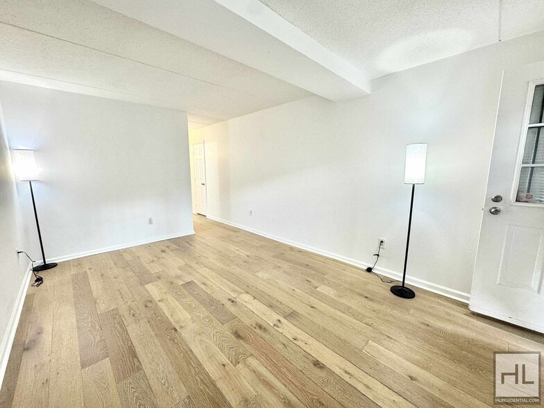 Building Photo - Saint Marks Avenue