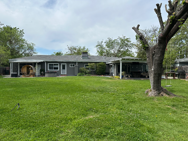 Building Photo - 3430 W Country Club Ln