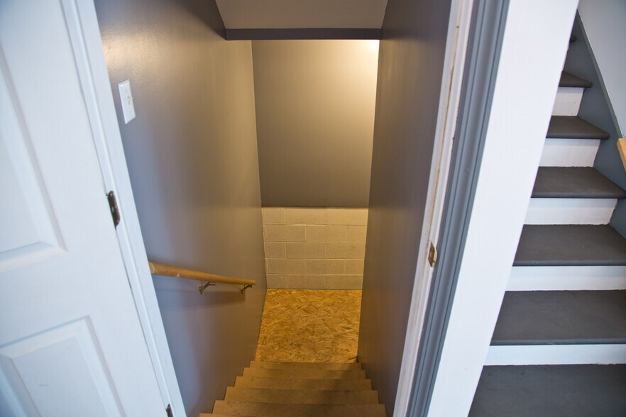 Building Photo - 1460 Blue Course Dr