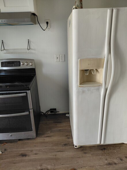 Building Photo - 1037 E Philadelphia St