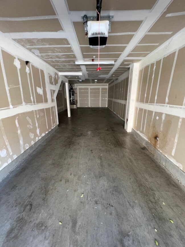 Building Photo - $4295-Beautiful Tri-level 3 Bed/2.5 Ba Townhome in Hampton Park/North San Jose