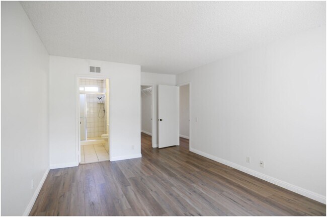 Building Photo - Sunny Ridge 3 Bedroom Home!