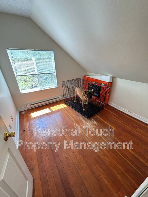 Building Photo - 411 4th Ave S