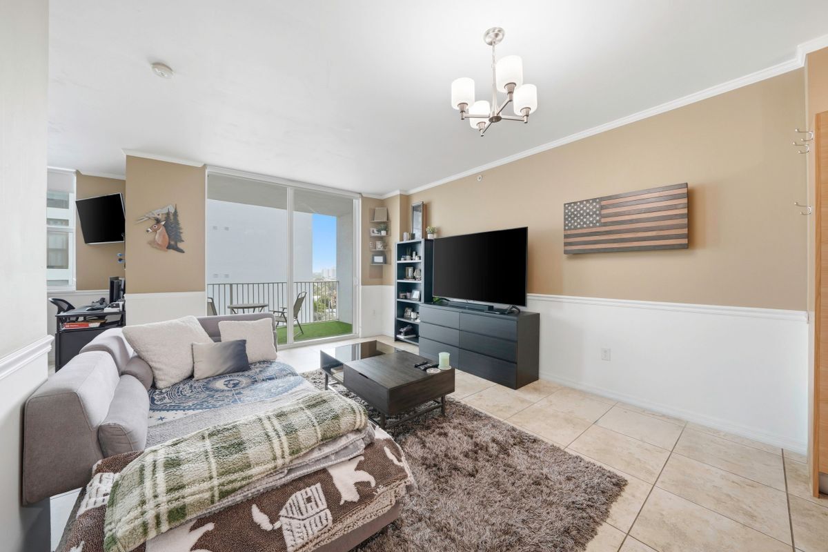 Building Photo - 3180 SW 22nd Terrace