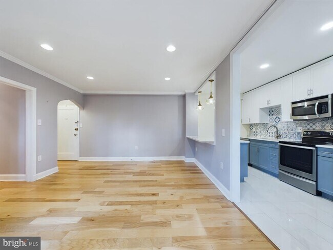 Building Photo - 3051 Idaho Ave NW