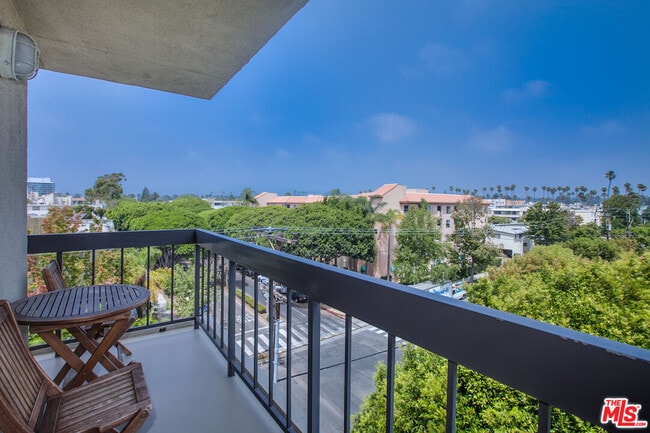 Building Photo - 124 Idaho Ave