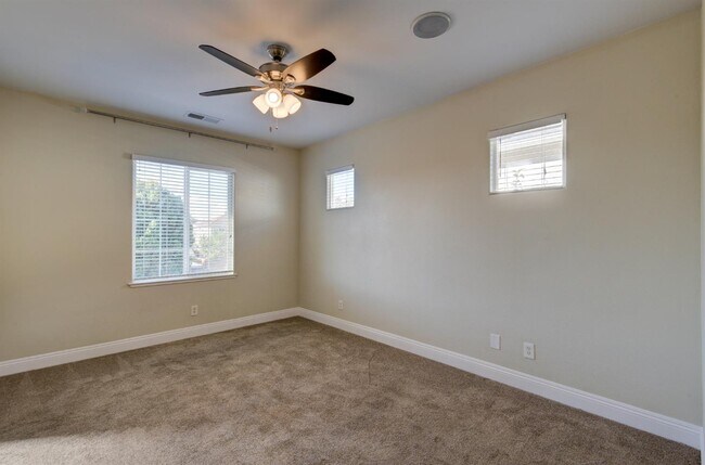 Building Photo - 1723 N Mont Blanc Ln