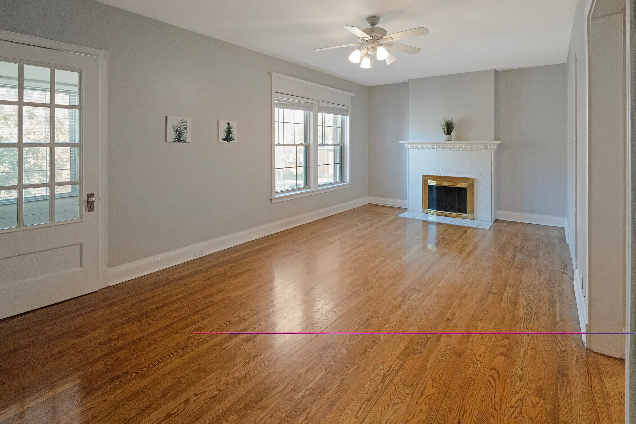 Large living room - 4512 Westminster Plz