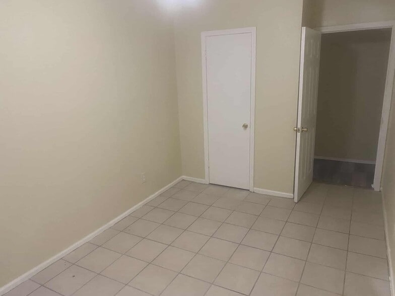 Building Photo - 95 W Mallory Ave