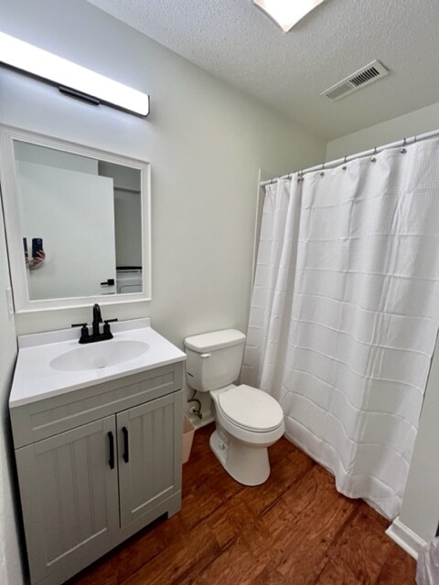 Building Photo - 1413 Willow Crossing Dr