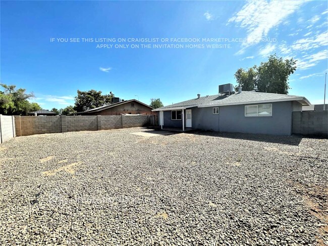 Building Photo - 586 N Chippewa Dr