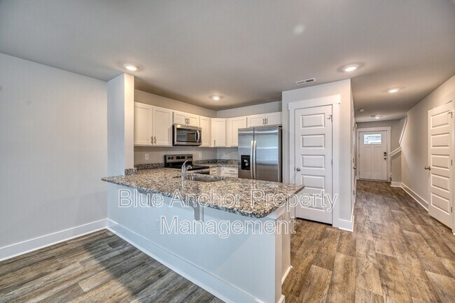 Building Photo - 103 S Grassland Rd