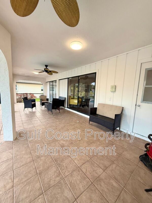 Building Photo - 2436 Abscott St