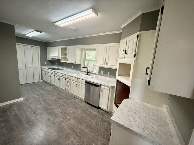 Building Photo - 5114 Old Canton Rd