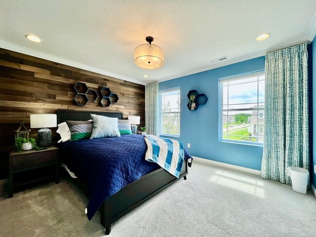 Building Photo - Large Executive home in Beavercreek Well d...