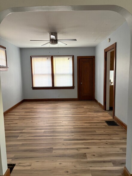 Building Photo - 1410 E Blake Ave