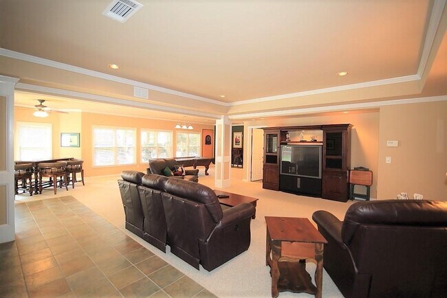 Building Photo - 1710 Sugarloaf Club Dr