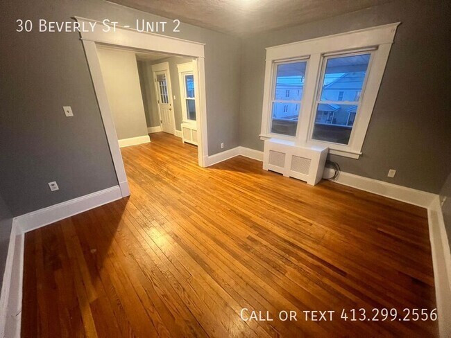 Building Photo - 30 Beverly St