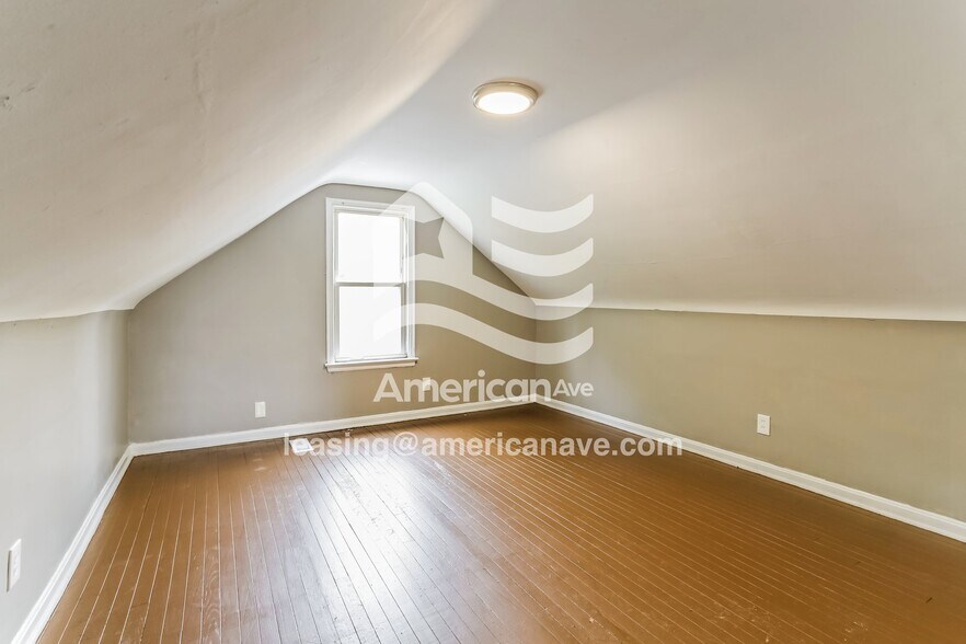 Building Photo - 2265 Lexington Ave