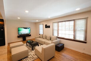 Building Photo - 1585 Secessionville Rd