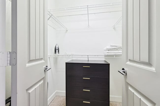 Building Photo - 5725 Town and Country Blvd