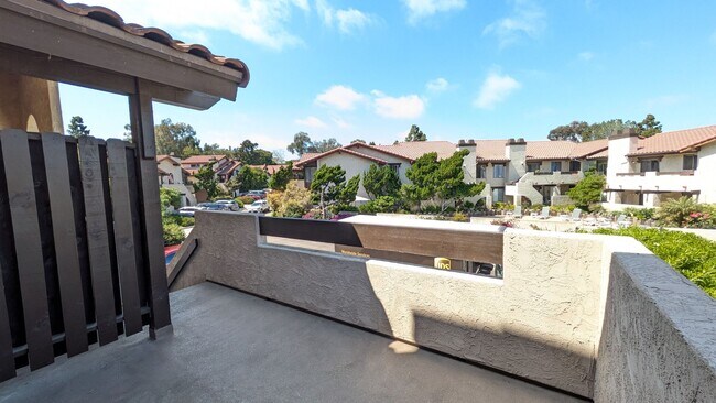 Building Photo - Reduced! Large pets ok! One bed plus office