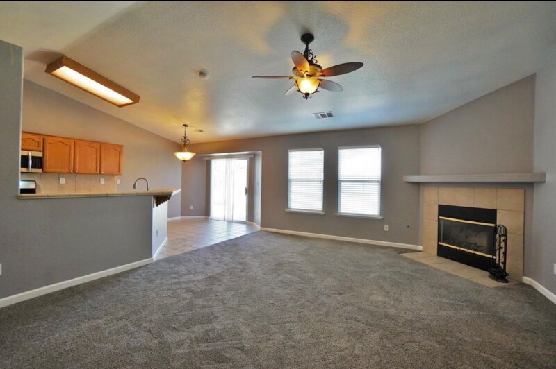 Building Photo - 973 Himalaya Ln