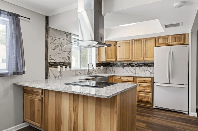 Building Photo - 7309 Cardigan Cir