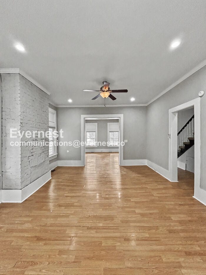 Building Photo - 1304 Oakwood Ave