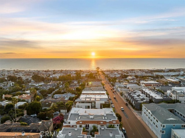 Building Photo - 708 Manhattan Beach Blvd